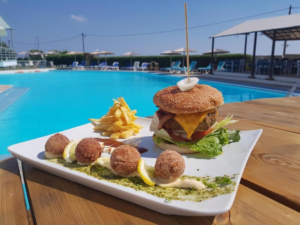 Skion Palace Hotel-bungalows & Boutique 酒店